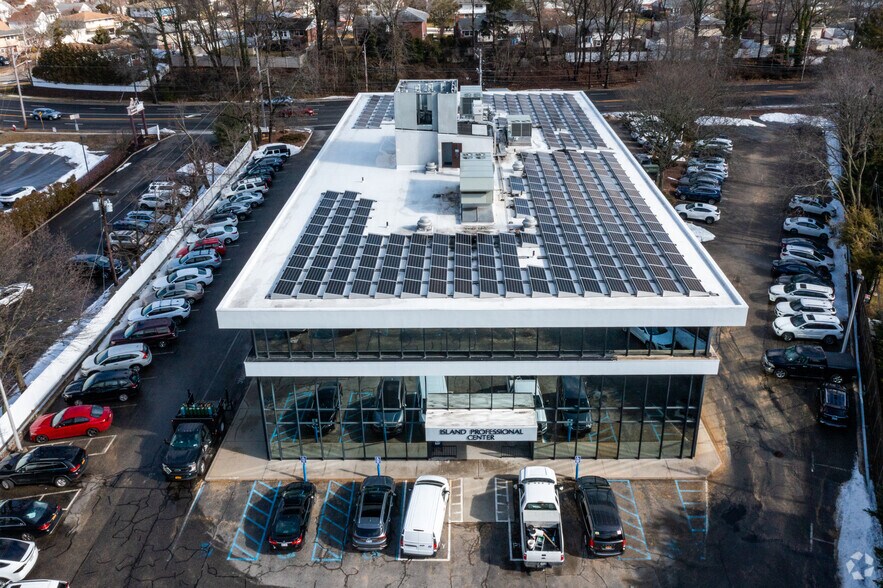 More Photos Of 100 Manetto Hill Rd, Plainview Medical For Sale