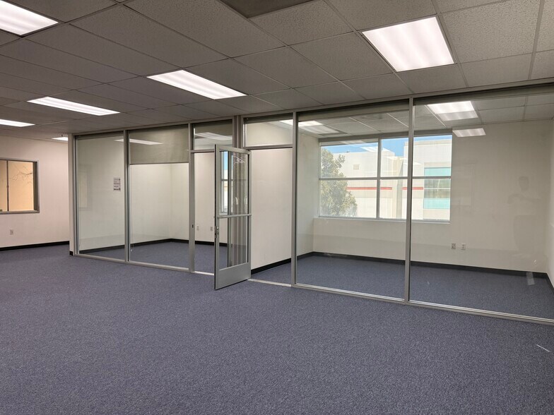 More Photos Of 709 E Cedar St, Ontario Warehouse For Lease