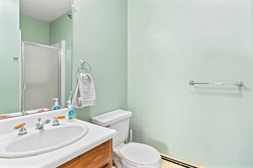 More Photos Of 60 Mile Rd, Wells Restaurant For Sale