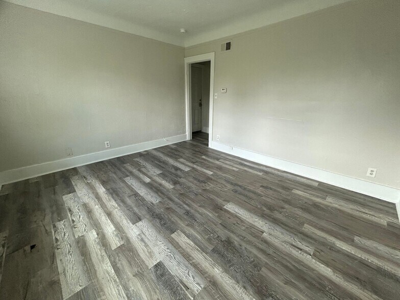 More Photos Of 3737 Scovel Pl, Detroit Apartments For Sale