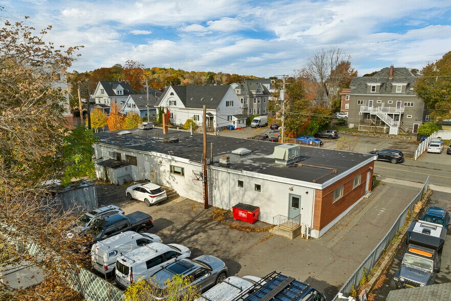More Photos Of 36 W Water St, Wakefield Office For Sale