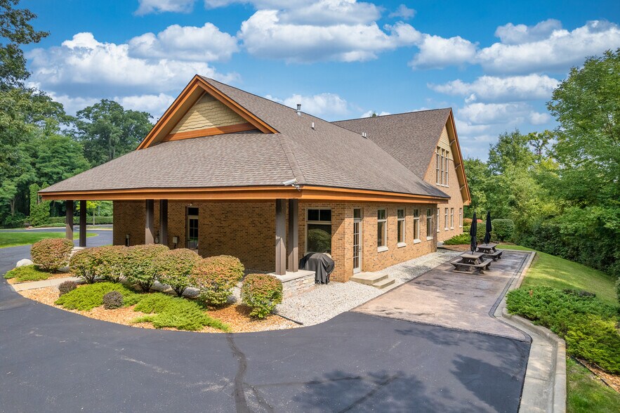 More Photos Of 1127 S Old US 23, Brighton Loft Creative Space For Sale