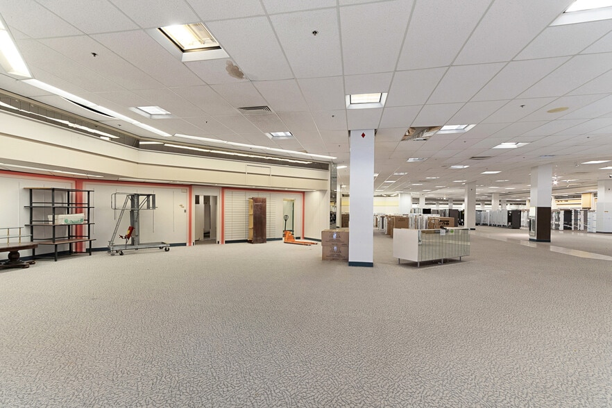 More Photos Of 1400 Dell Range Blvd, Cheyenne Unknown For Lease