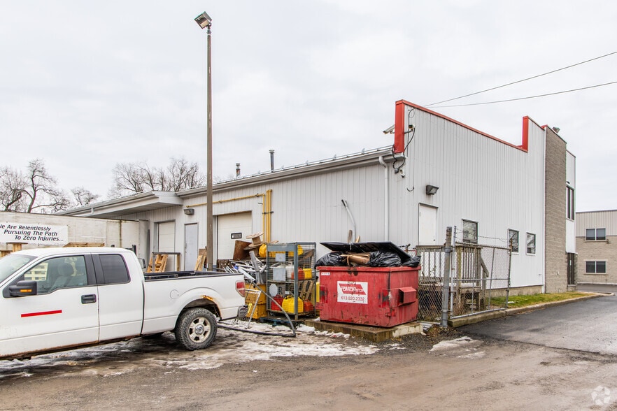 More Photos Of 22 Jamie Ave, Nepean Warehouse For Lease