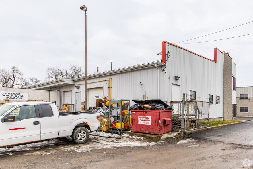 More Photos Of 22 Jamie Ave, Nepean Warehouse For Lease