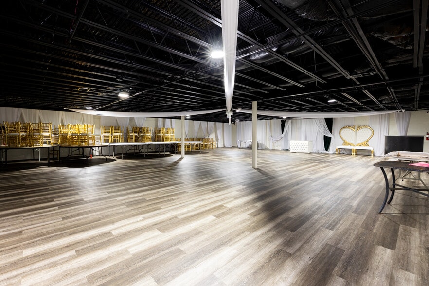 More Photos Of 155 Sheridan Blvd, Lakewood Freestanding For Sale