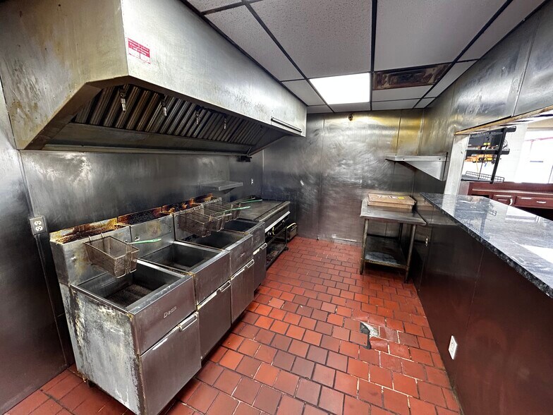 More Photos Of 9411 NE 10th St, Oklahoma City Fast Food For Sale