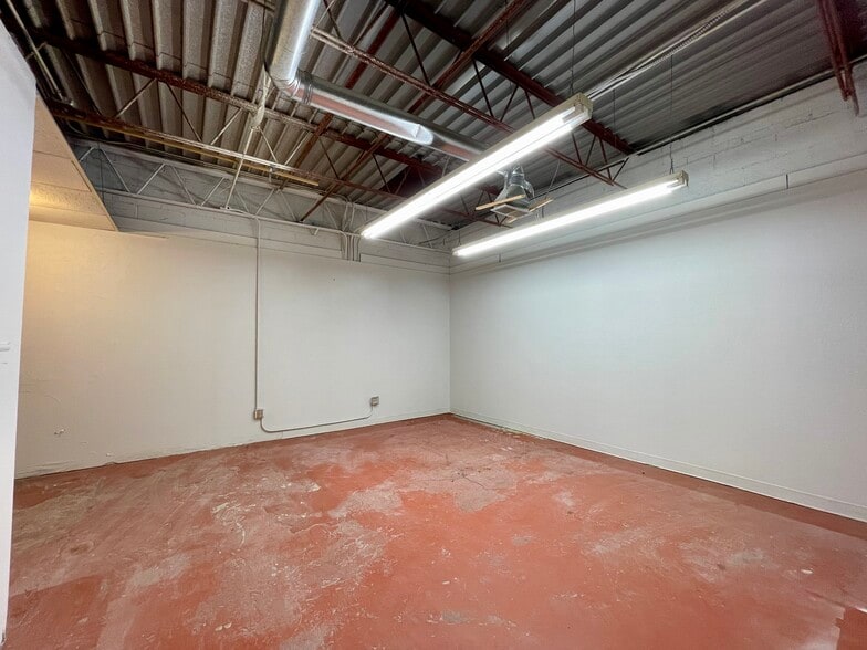 More Photos Of 2323 Dayton St, Aurora Freestanding For Lease