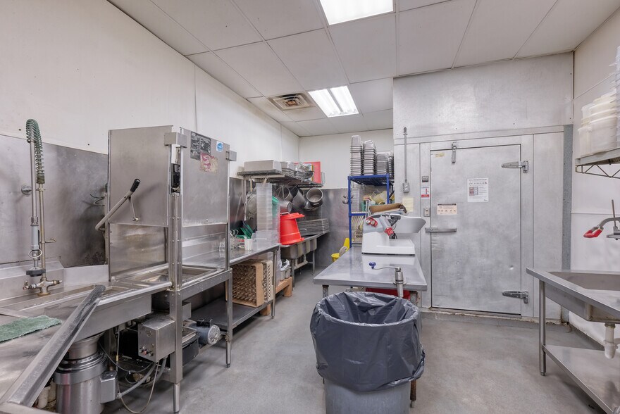 More Photos Of 110-112 Trinity St, Abbeville Storefront For Sale