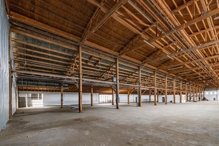 More Photos Of 3383 E Gage Ave, Huntington Park Warehouse For Lease