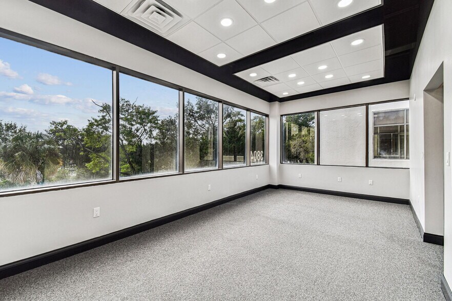 More Photos Of 3804 Gunn Hwy, Tampa Medical For Lease