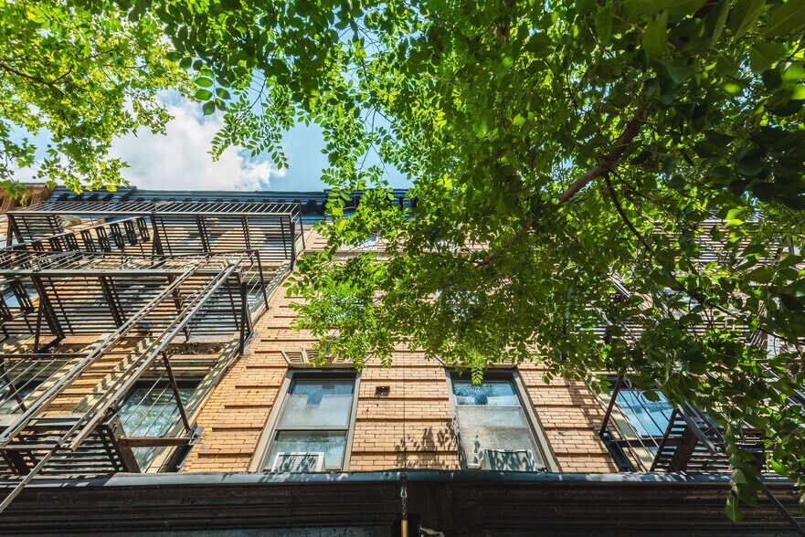 More Photos Of 561 Gates Ave, Brooklyn Apartments For Sale