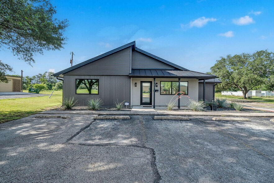 Primary Photo Of 117 Commerce Ave, Boerne Office For Sale