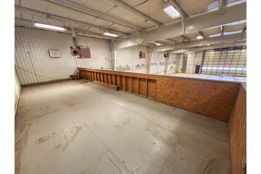 More Photos Of SE 241 SE 10 Ave, Great Bend Warehouse For Sale