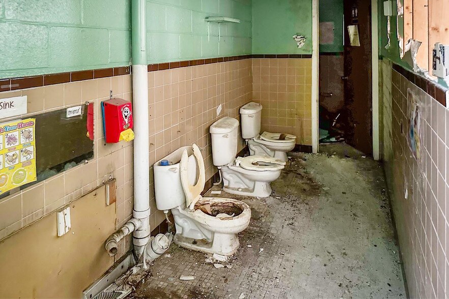 More Photos Of 678 Florence St, Camden Daycare Center For Sale