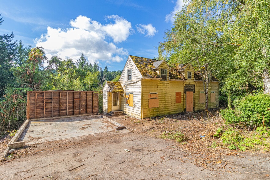 Primary Photo Of 6920 NW Thompson Rd, Portland Land For Sale