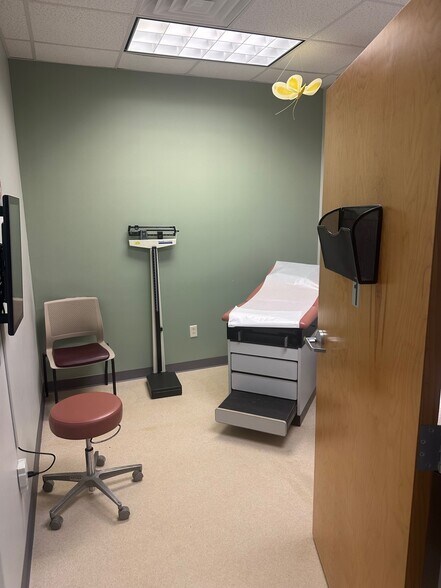 More Photos Of 175 Walnut St, Lockport Office For Lease