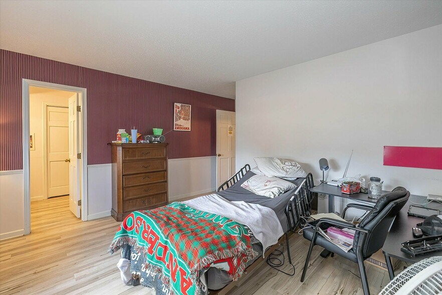 More Photos Of 714 College Dr, Anderson Apartments For Sale