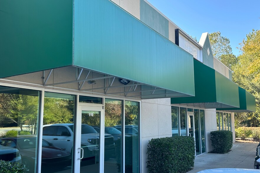More Photos Of 16101 Cantrell Rd, Little Rock Office For Lease