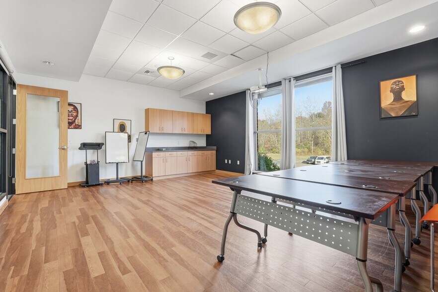 More Photos Of 100 University Dr, Amherst Medical For Lease