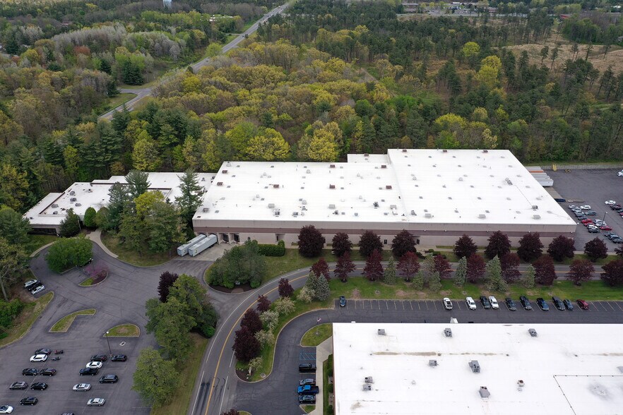 More Photos Of 38 Corporate Cir, Albany Distribution For Lease