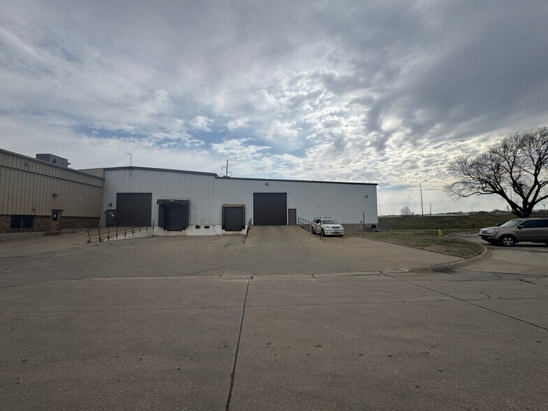 Primary Photo Of 514 Clark St, Sioux City Industrial For Lease