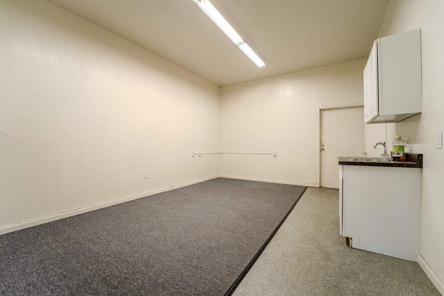 More Photos Of 1547 Starr Dr, Yuba City Office For Sale