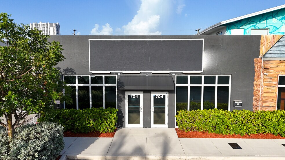More Photos Of 702-706 NE 1st Ave, Fort Lauderdale Restaurant For Sale