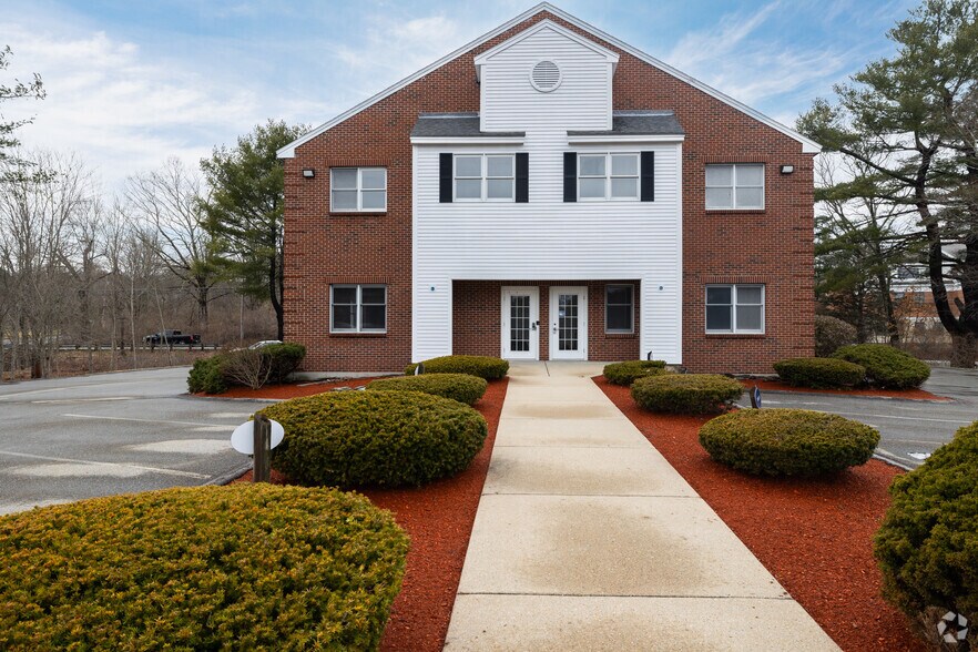 More Photos Of 5 Buttrick Rd, Londonderry Office For Lease