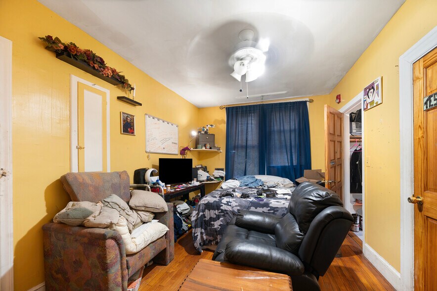 More Photos Of 186 Summit St, Pawtucket Apartments For Sale
