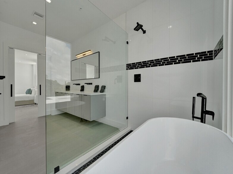 More Photos Of 1220-1226 NE 15th Ave, Fort Lauderdale Apartments For Sale