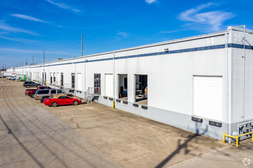 Primary Photo Of 5504-5540 Business Park, San Antonio Warehouse For Lease