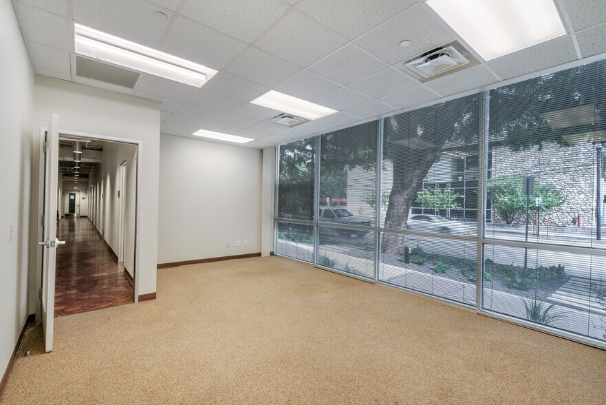 More Photos Of 402 Pierce, Houston Office For Lease