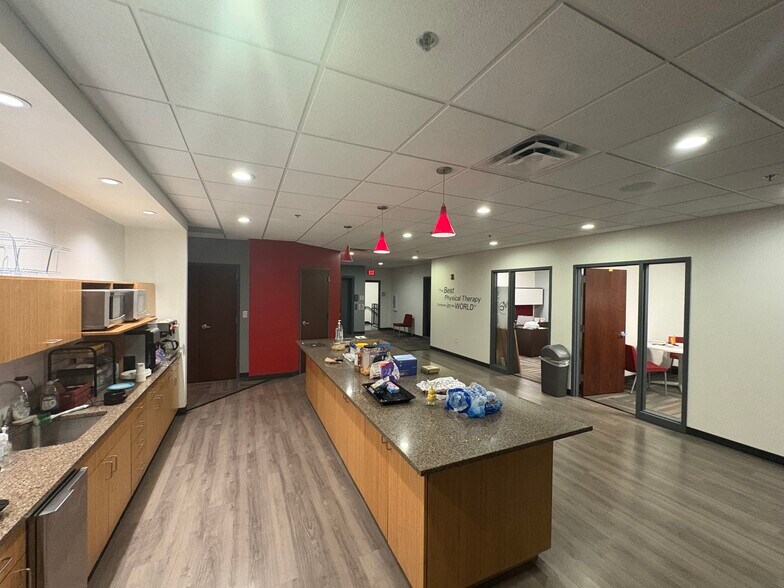 More Photos Of 5949 W Raymond St, Indianapolis Medical For Sale