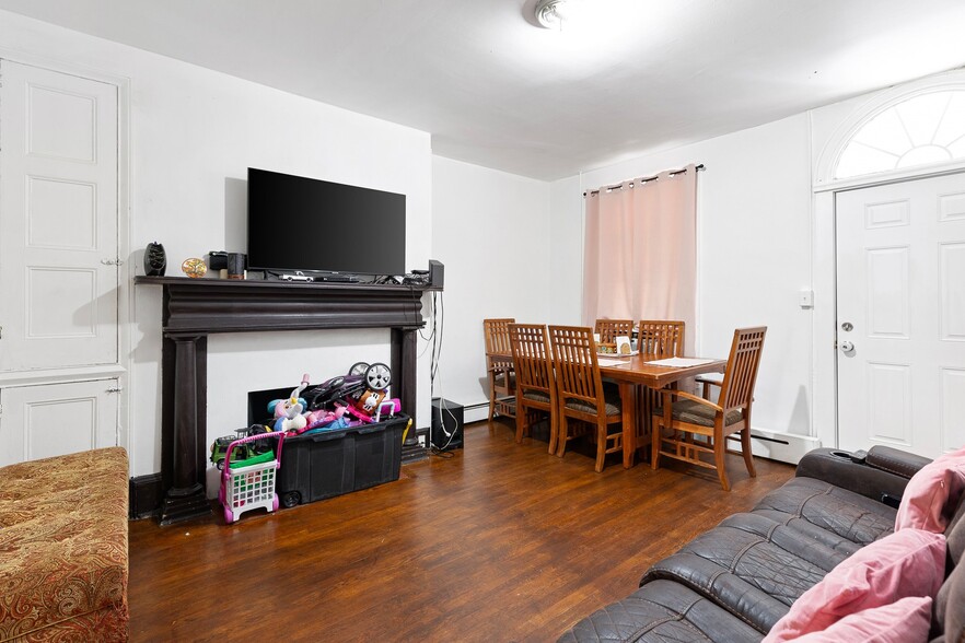 More Photos Of 125 W State St, Kennett Square Apartments For Sale