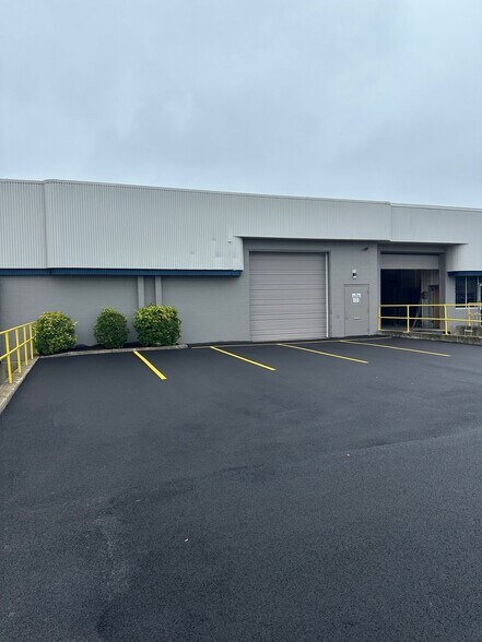 More Photos Of 91-101 Benbro Dr, Cheektowaga Warehouse For Lease