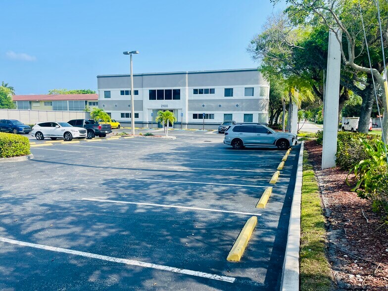 More Photos Of 2100 E Sample Rd, Lighthouse Point Coworking Space