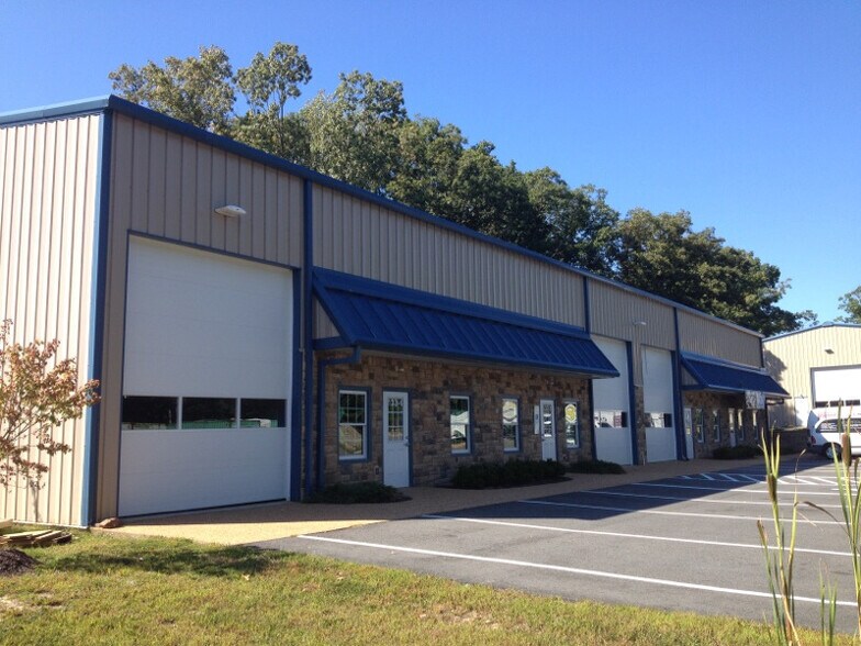 More Photos Of 133 Powhatan Springs Rd, Williamsburg Flex For Lease