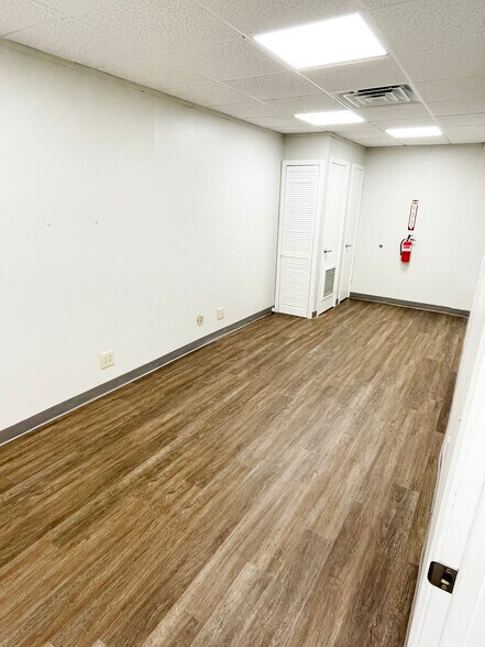 More Photos Of 486 N Temple Ave, Starke Office For Lease