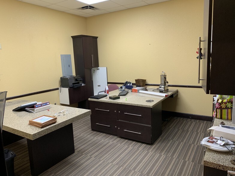 More Photos Of 32379 Broadway St, Sebring Storefront For Sale