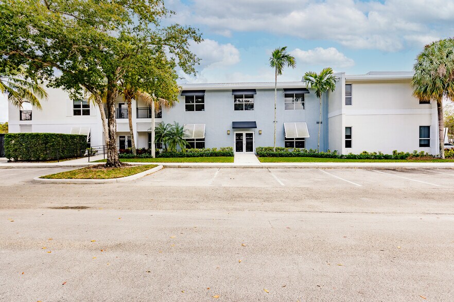More Photos Of 1380 N University Dr, Plantation Medical For Sale