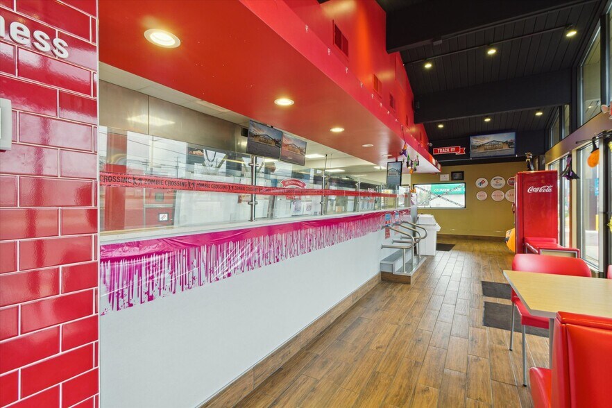 More Photos Of 1380 Wright Ave, Alma Freestanding For Sale