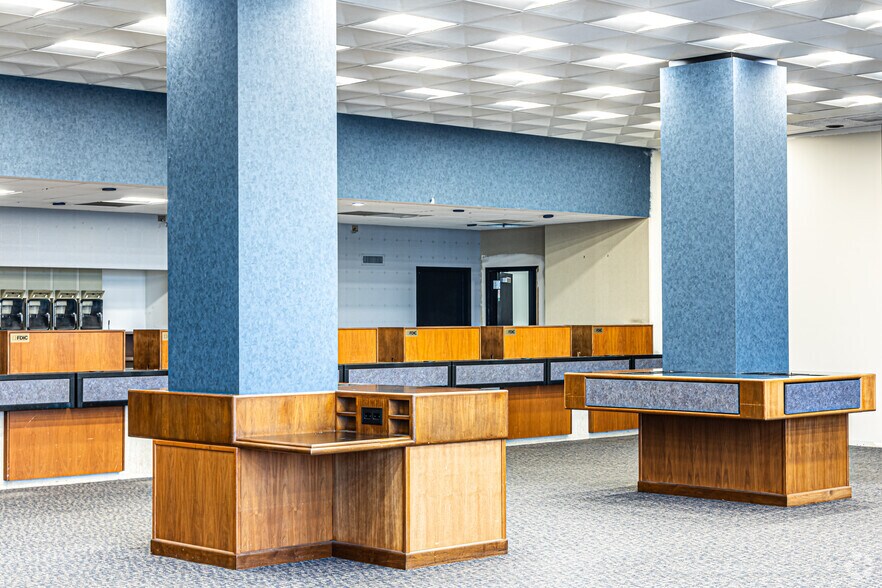 More Photos Of 4240 Blue Ridge Blvd, Kansas City Office For Lease