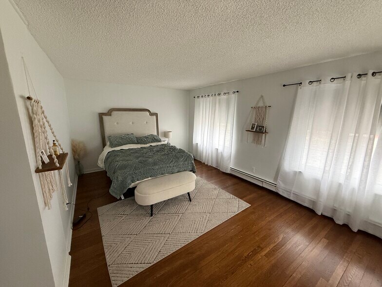 More Photos Of , Madison Heights Unknown For Sale