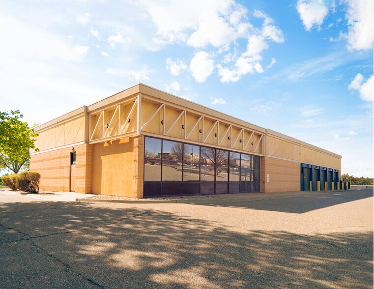 More Photos Of 10000 Coors Byp NW, Albuquerque Department Store For Sale