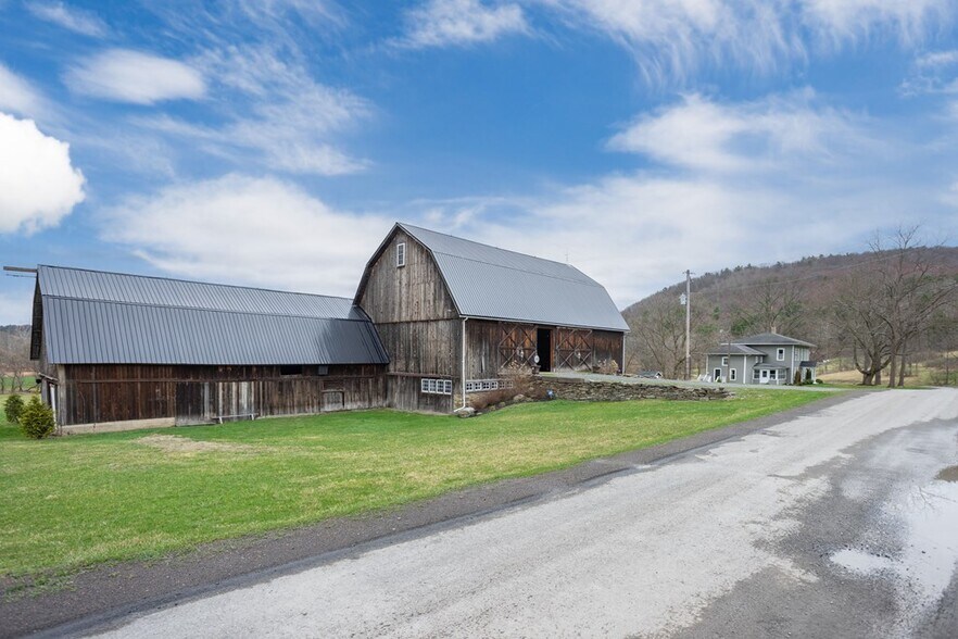 More Photos Of 211 Hanks Rd, Troy Hospitality For Sale