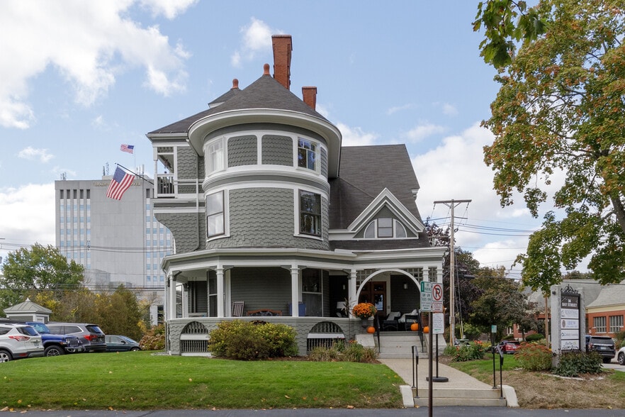 More Photos Of 84 Bay St, Manchester Office Residential For Lease