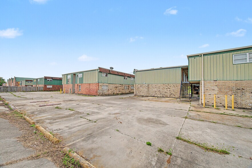 More Photos Of 6711-6817 Tara Ln, New Orleans Apartments For Sale