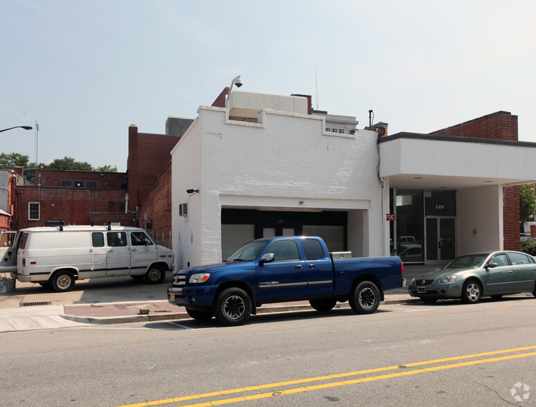 Primary Photo Of 130 Franklin St, Fayetteville Office For Lease