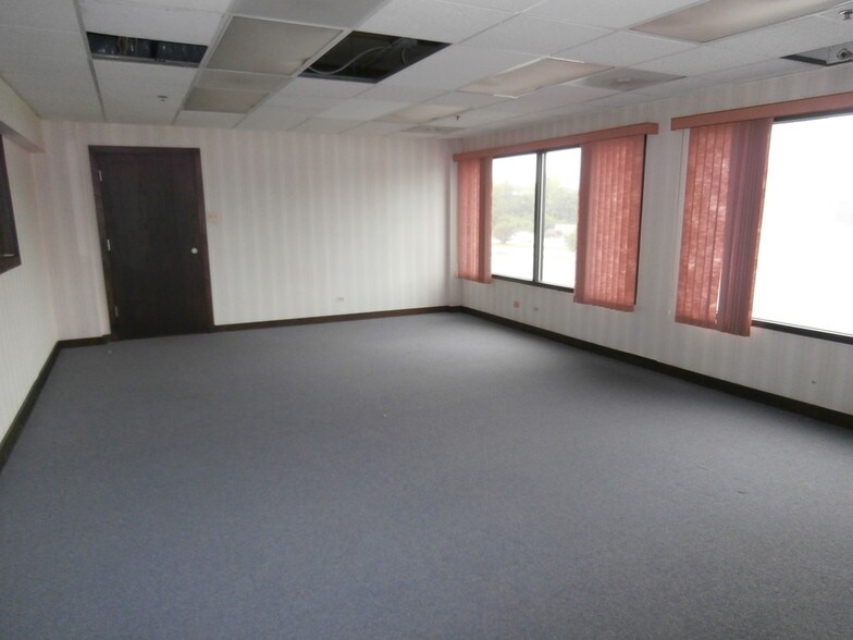 More Photos Of 3250-3270 Lincoln Hwy, Park Forest Freestanding For Sale